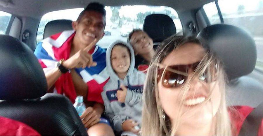 Jogador do Paraná é esquecido no aeroporto e pega carona com torcedor