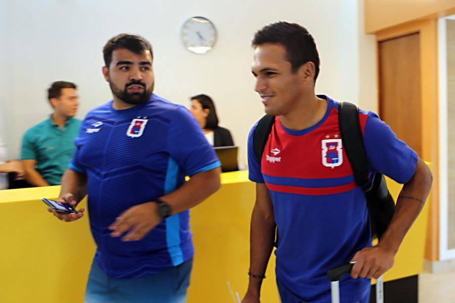 Paranista convence noiva e chefe e segue o Tricolor no Nordeste em busca do acesso