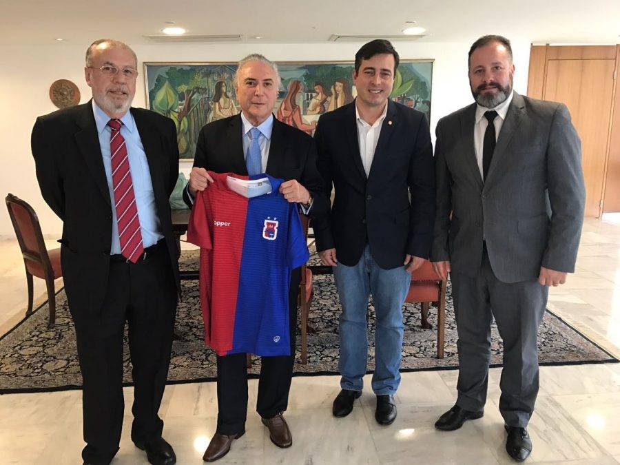 Paraná se reúne com Temer para resolver impasse da Vila Capanema