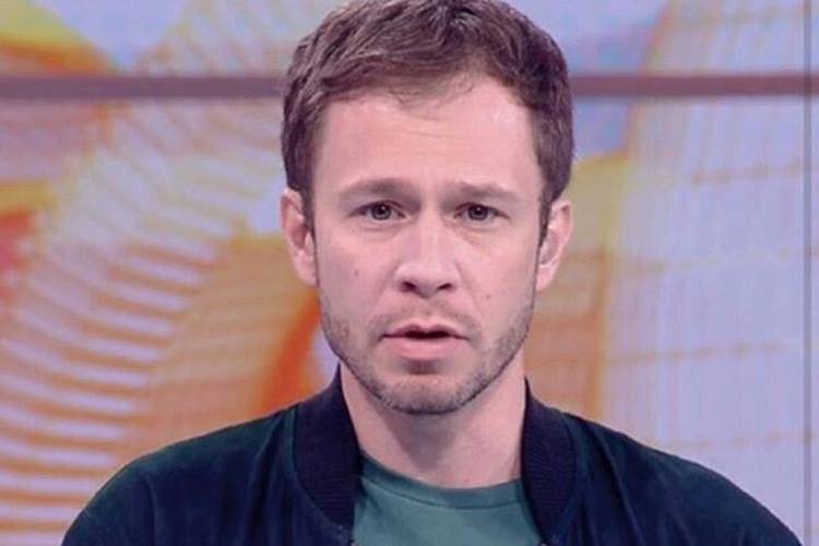 Tiago Leifert polemiza ao criticar atos políticos no esporte