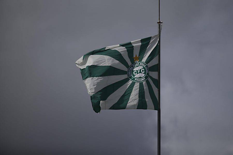 Coritiba oferece emprego de R$ 3,7 mil e sócio tem preferência