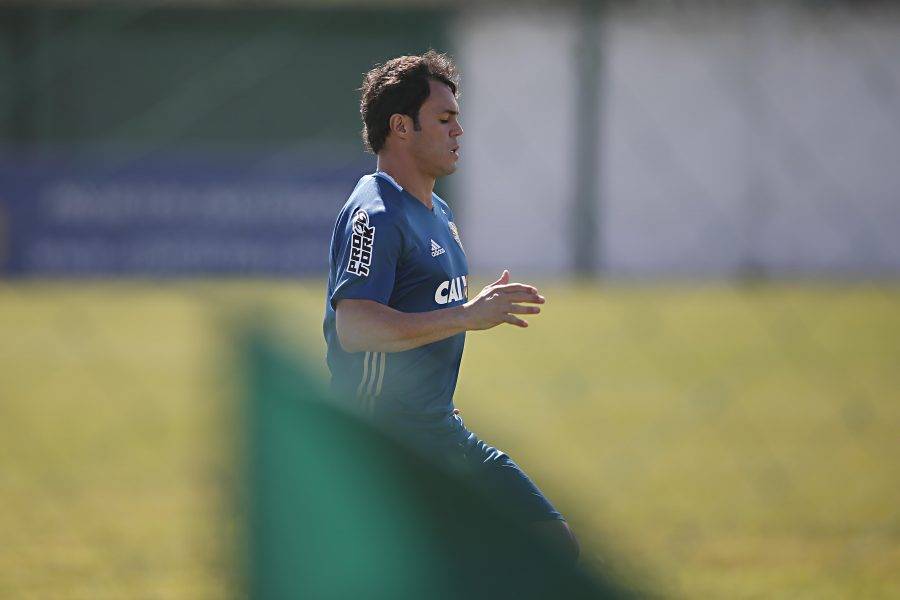Afastado no Coritiba, Gladiador compara Brasil com Venezuela