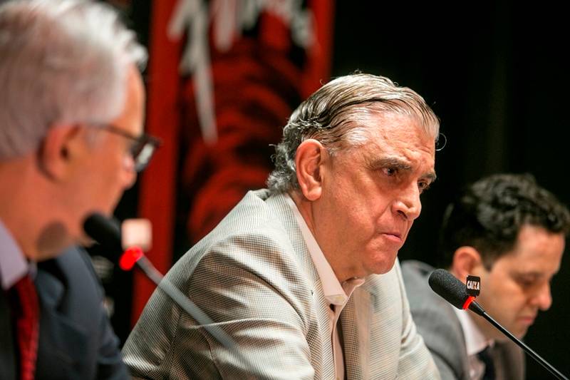 Petraglia prevê Curitiba com apenas um time grande e detona rivais