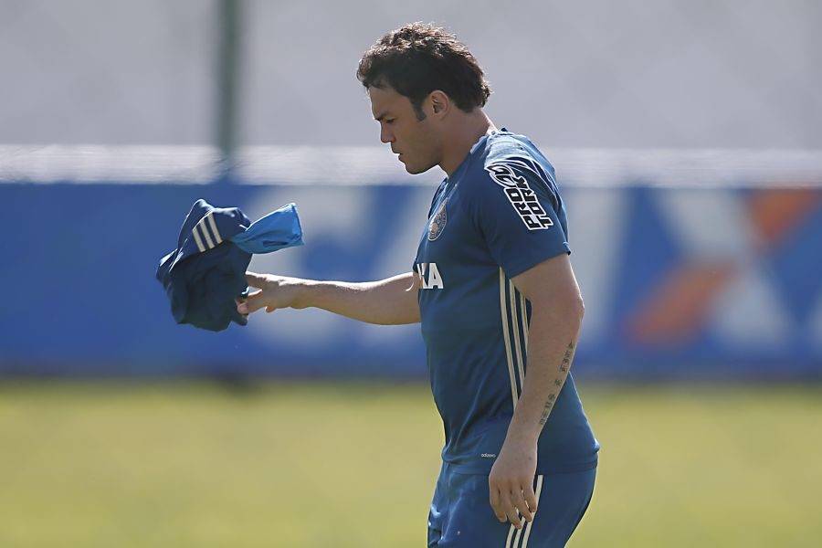 Kléber Gladiador recebe dois salários para não jogar