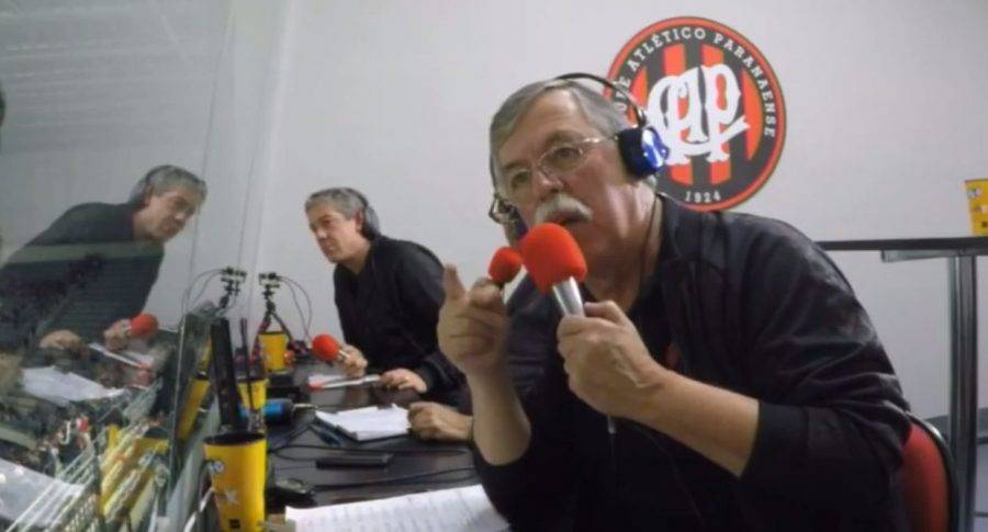 Após derrota para o São Paulo, narrador da rádio oficial do Atlético perde o rumo
