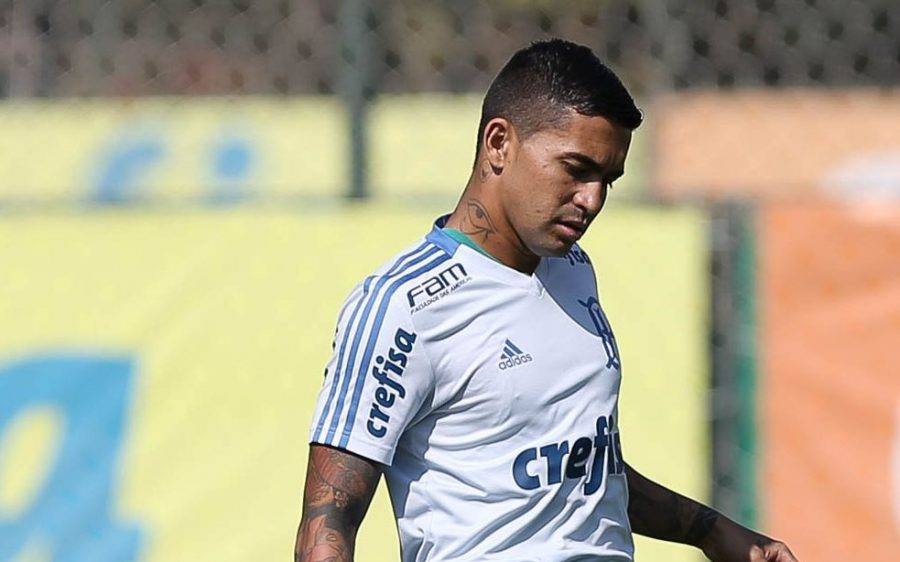 Veja quem são os jogadores e times que mais apanham no Brasileirão