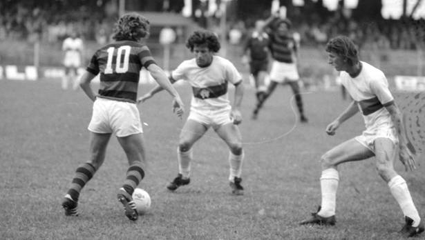 Com Zico ‘novato’, Flamengo venceu o Atlético em Curitiba há 44 anos; veja fotos