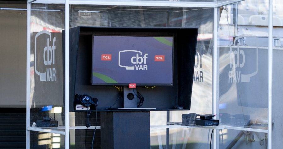 Já chega de VAR no Brasil. É hora de interromper e reformular a arbitragem