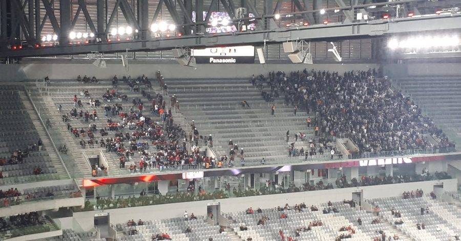 “Torcida humana” dá errado e polícia improvisa em Atlético e Corinthians