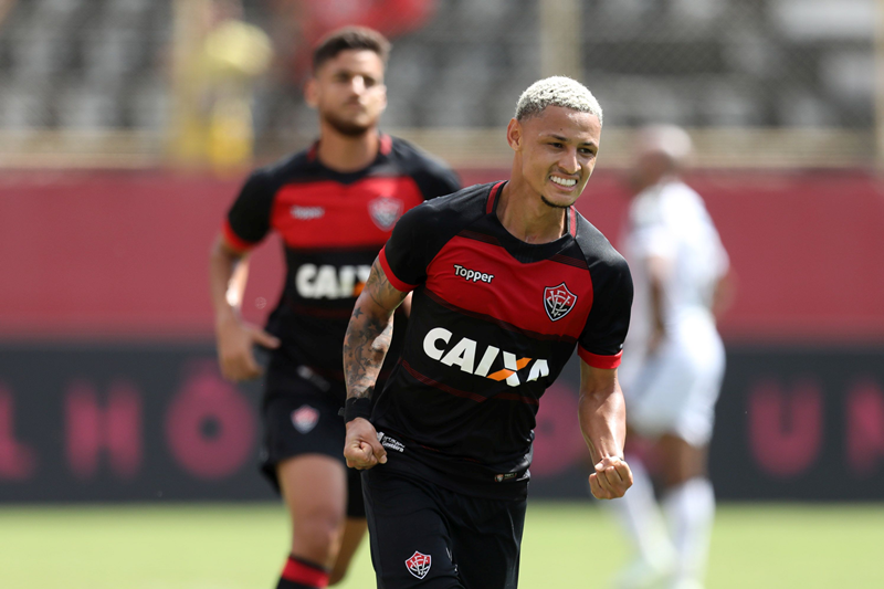 Internacional oficializa a contratação do atacante Neilton