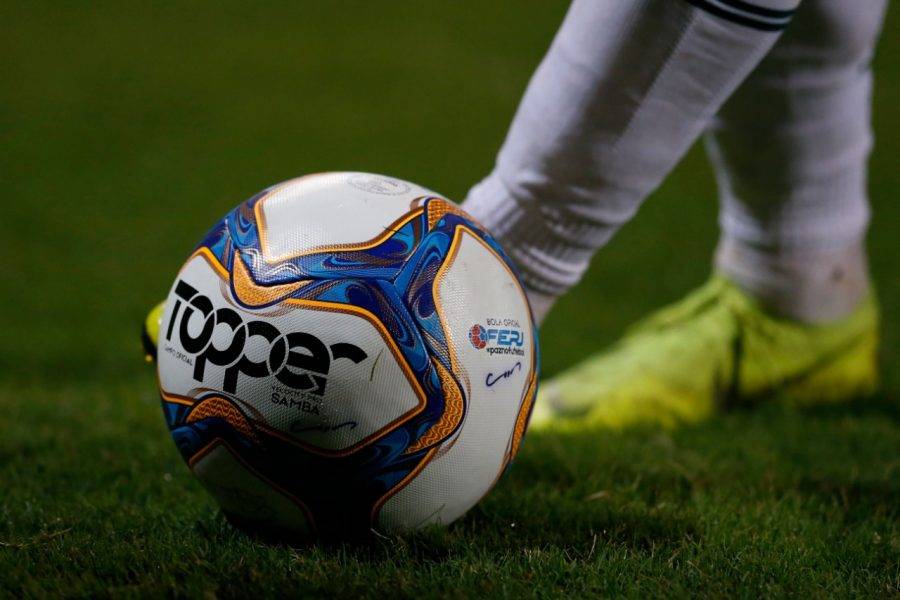Coritiba jogou pelo Paranaense, mas a bola era do Carioca