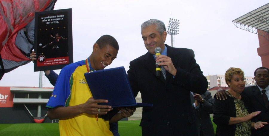 Petraglia é exímio negociador, mas quanto Athletico ganhou nas mega vendas?