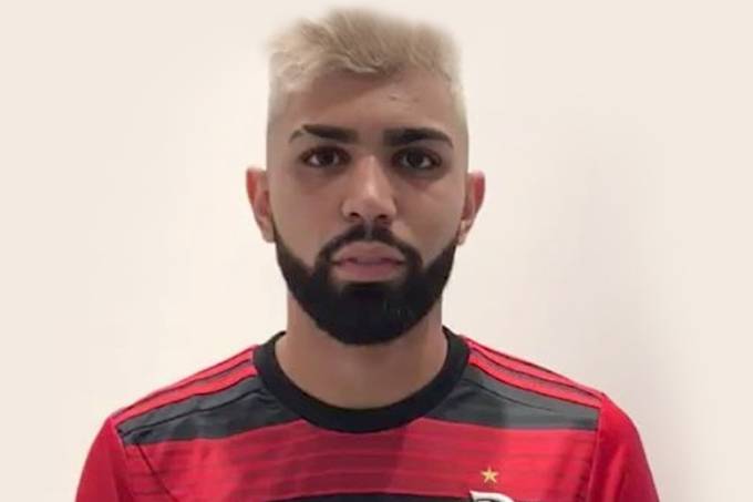 Em vídeo na internet, Gabriel veste o manto do Flamengo; saiba salário