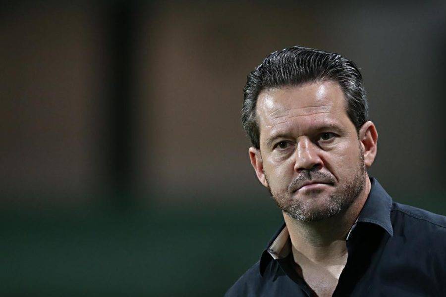Coritiba demite técnico Argel