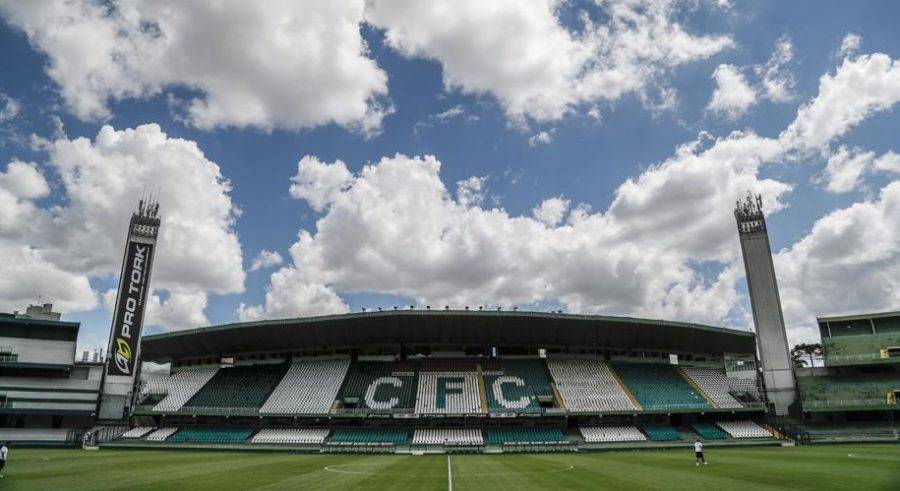 Mesmo com queda na dívida, Coritiba ainda deve mais do que possui