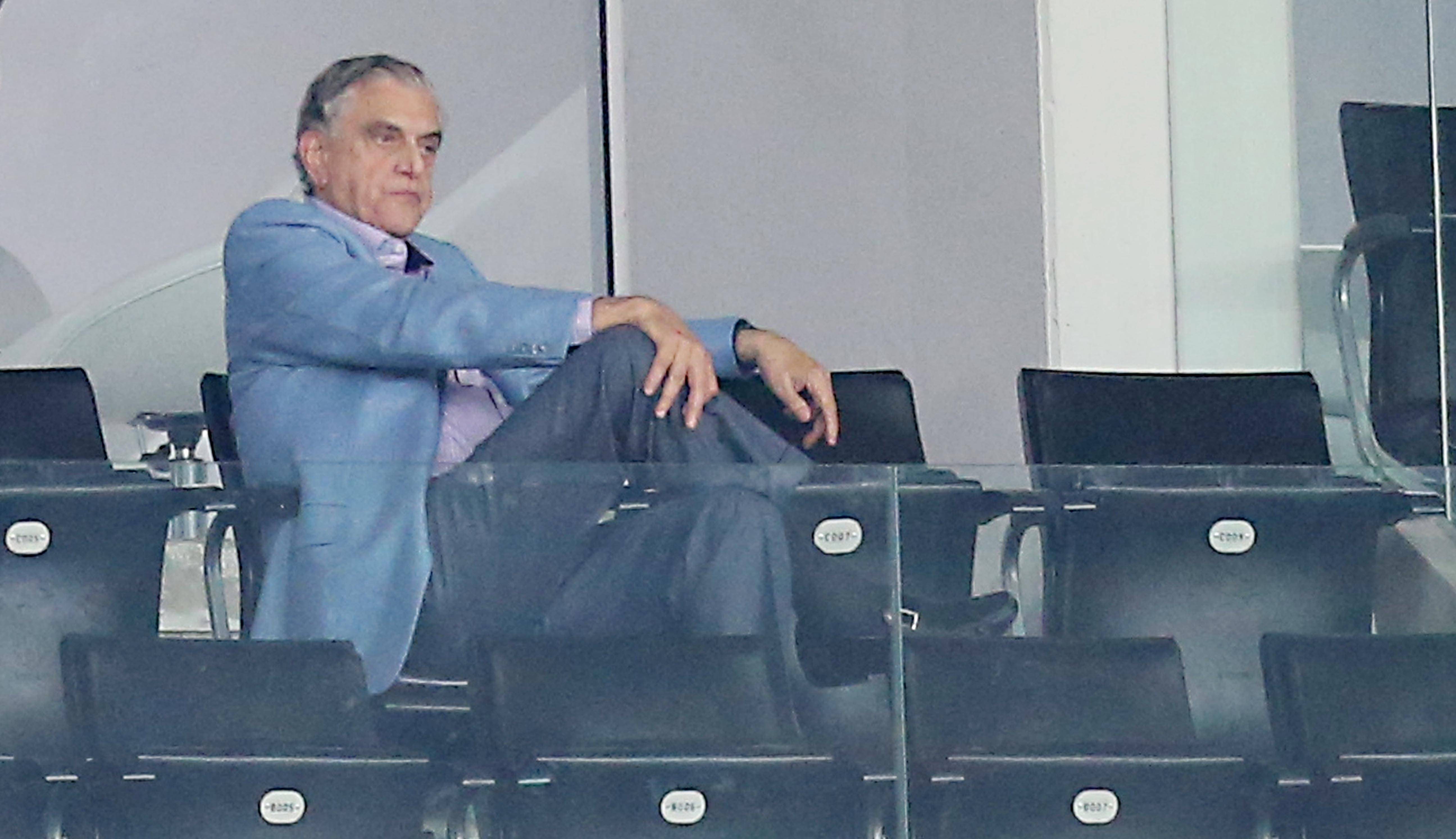 Petraglia venceu. Antes popular, torcedores do Athletico agora detonam promoção do Coritiba