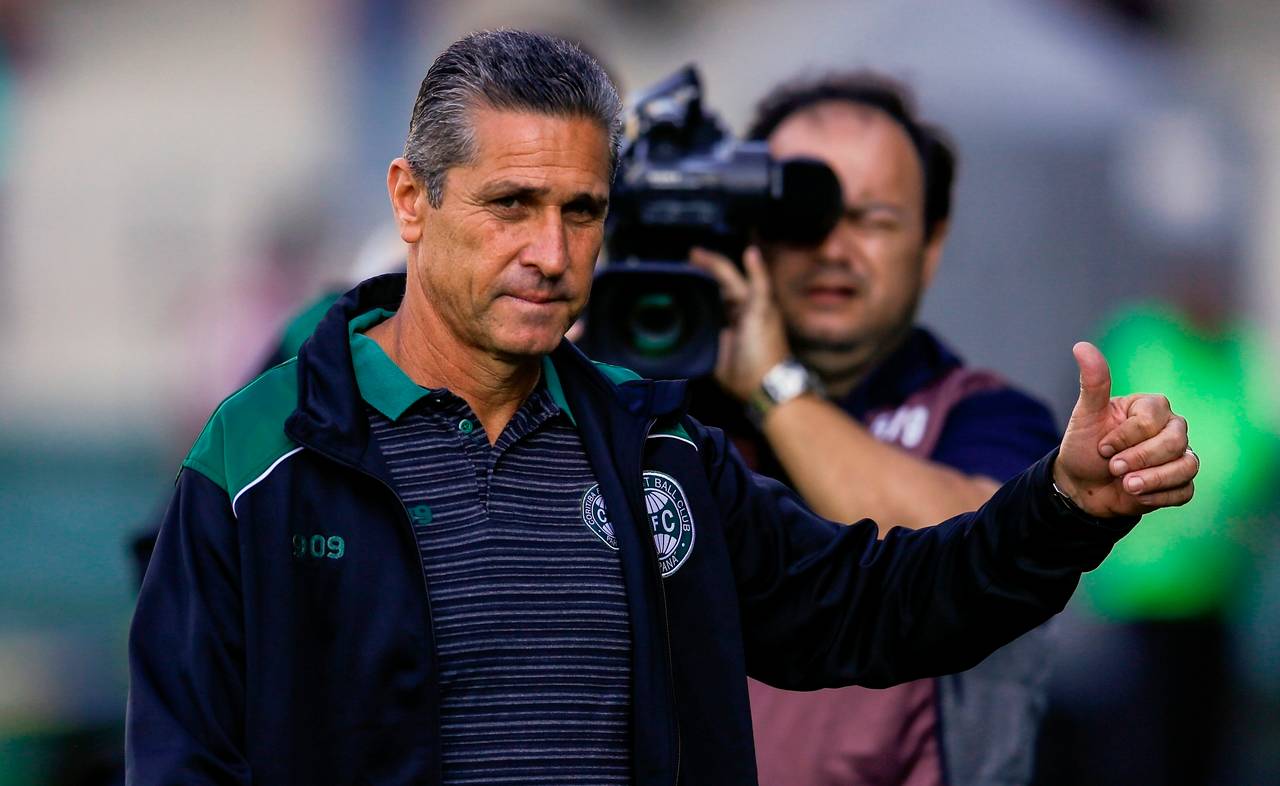 Quem se deu bem foi o Coritiba que, ao menos, venceu na estreia de Jorginho; ouça análise