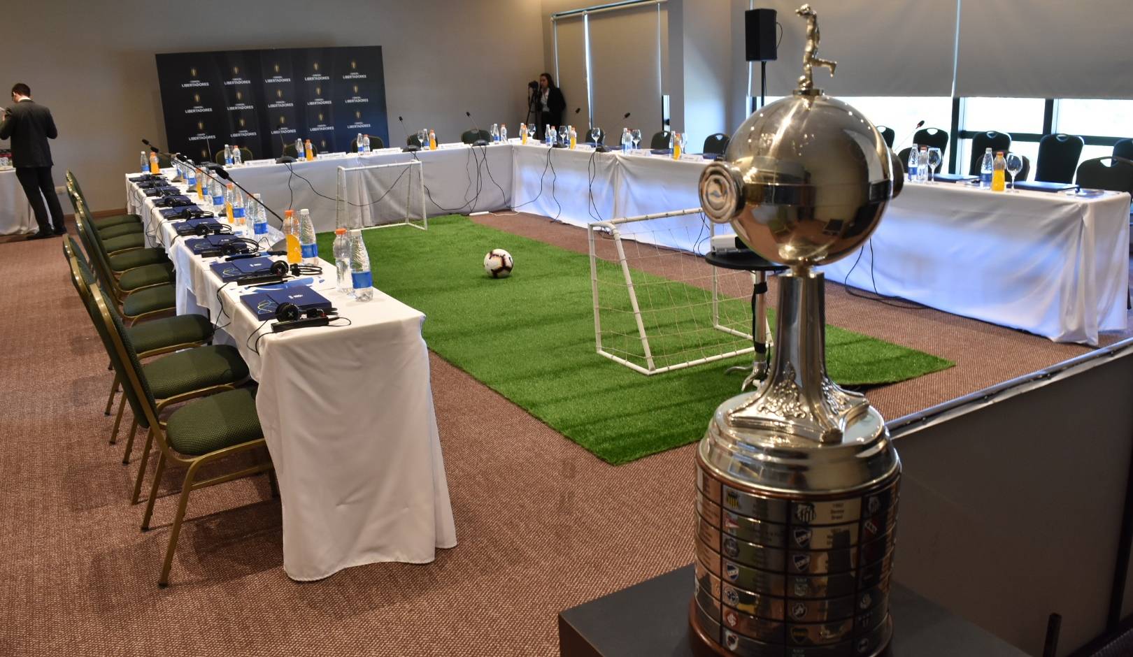 Futebol virou business e desrespeita o apaixonado torcedor. Tudo mudou: é só dinheiro