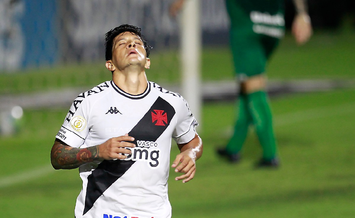 Cano lamenta rebaixamento do Vasco