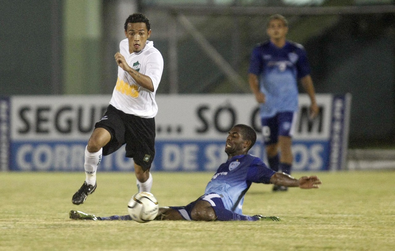 Lance do jogo Coritiba x Iraty, pelo Paranaense 2010