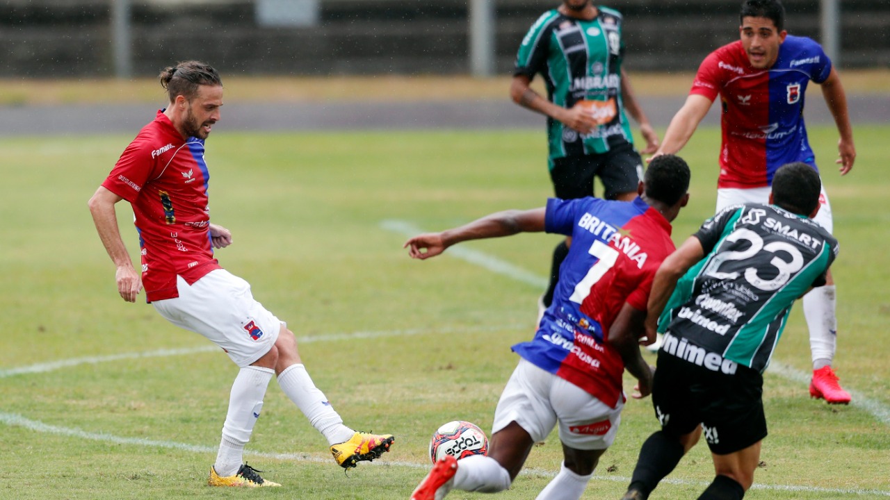 Maxi Rodriguez estreia pelo Paraná contra o Maringá