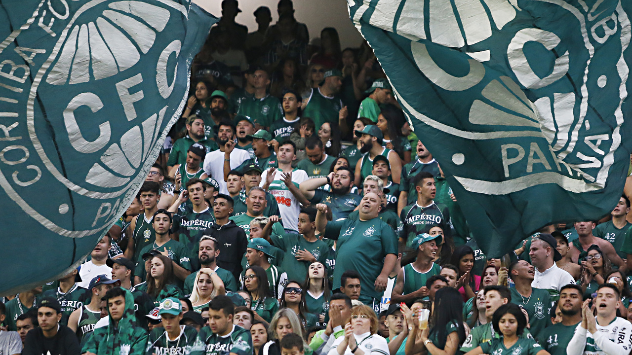 Torcida do Coritiba no Couto Pereira