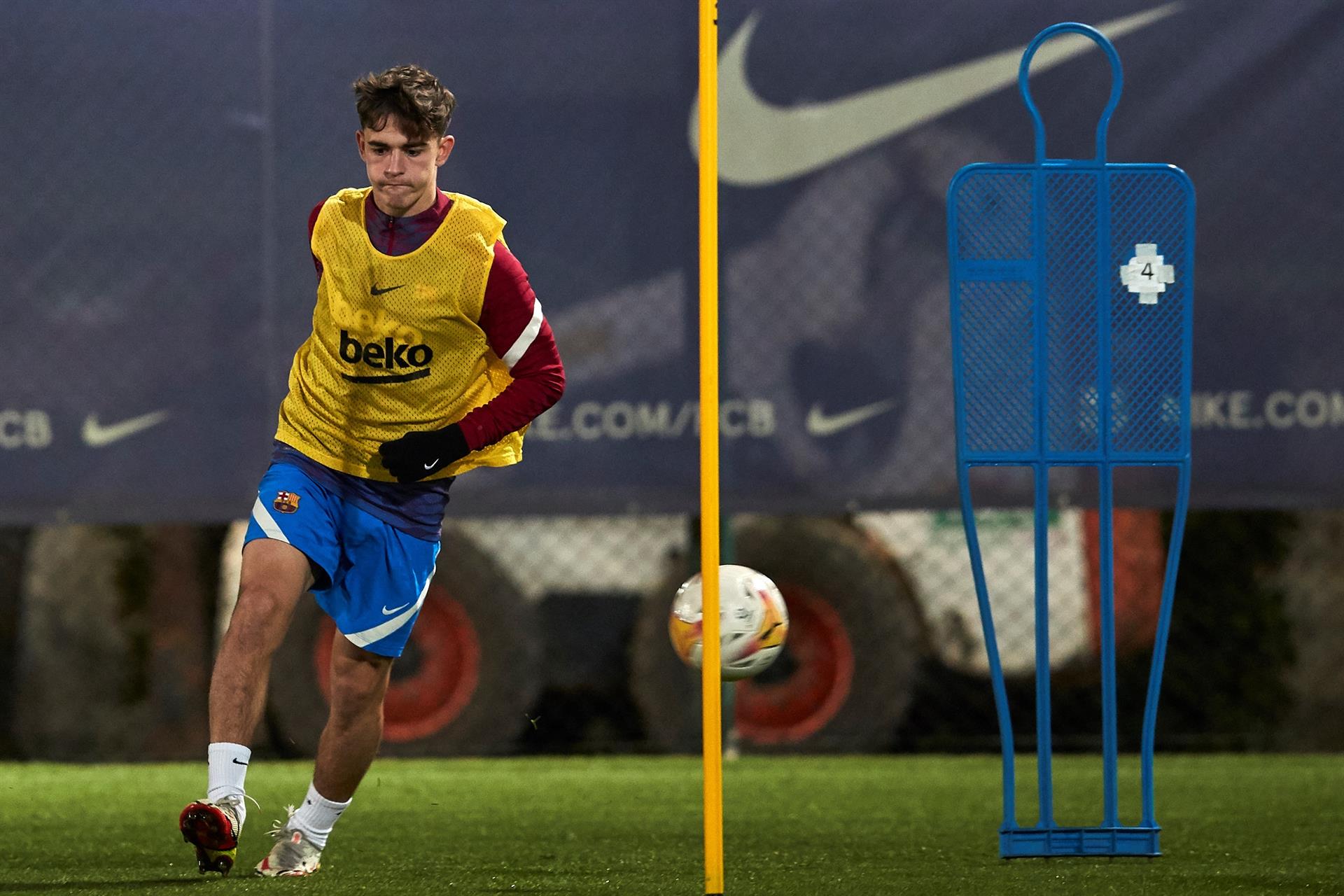 Trio testa positivo e Barcelona aumenta para sete casos de Covid-19 no elenco