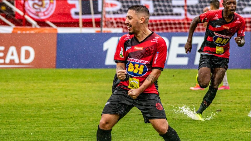 Uniforme principal do Pouso Alegre em 2022