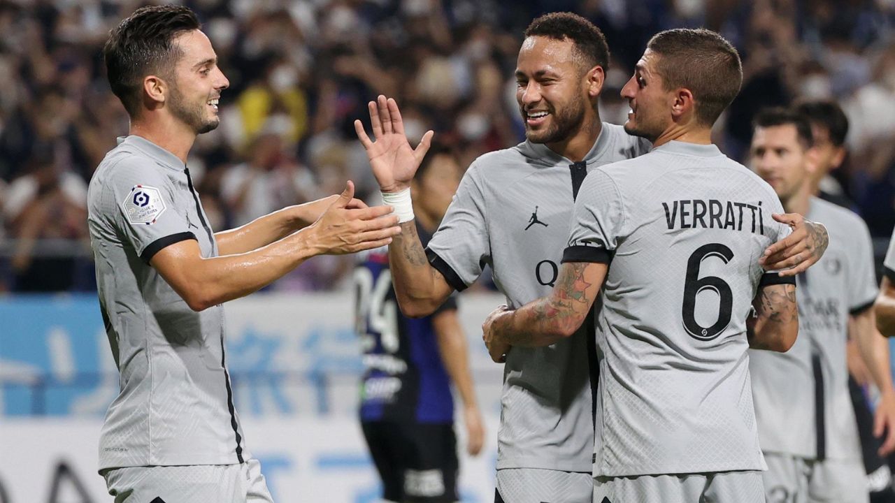 Neymar mostra entrosamento com Messi, faz dois e dá assistência em goleada do PSG