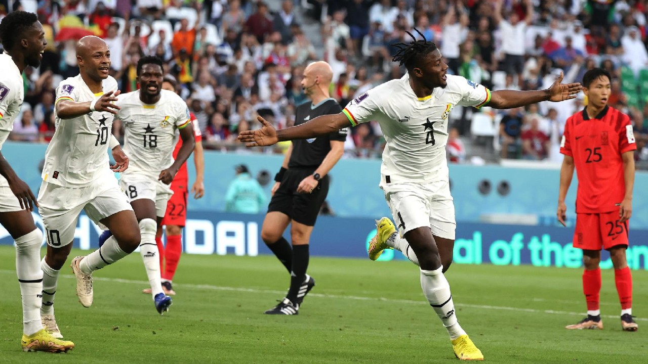 Jogadores de Gana comemoram vitória sobre a Coreia do Sul