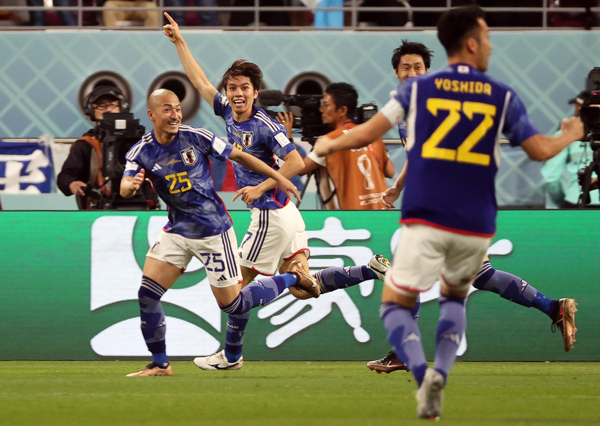 Copa do Mundo: Entenda por que a bola 'fora' do segundo gol do Japão contra  a Espanha estava dentro