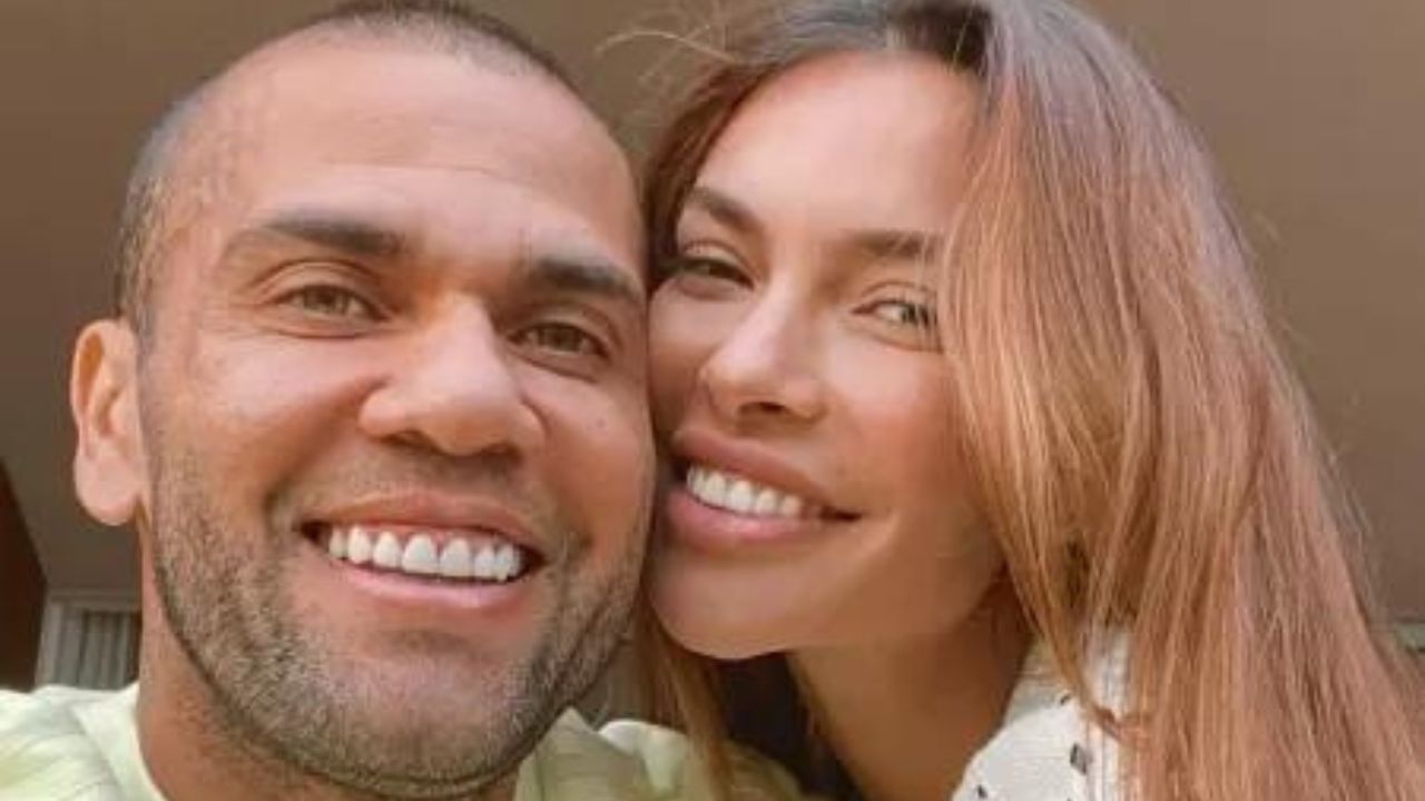 Mulher de Daniel Alves desiste da separação e volta a morar na casa em Barcelona