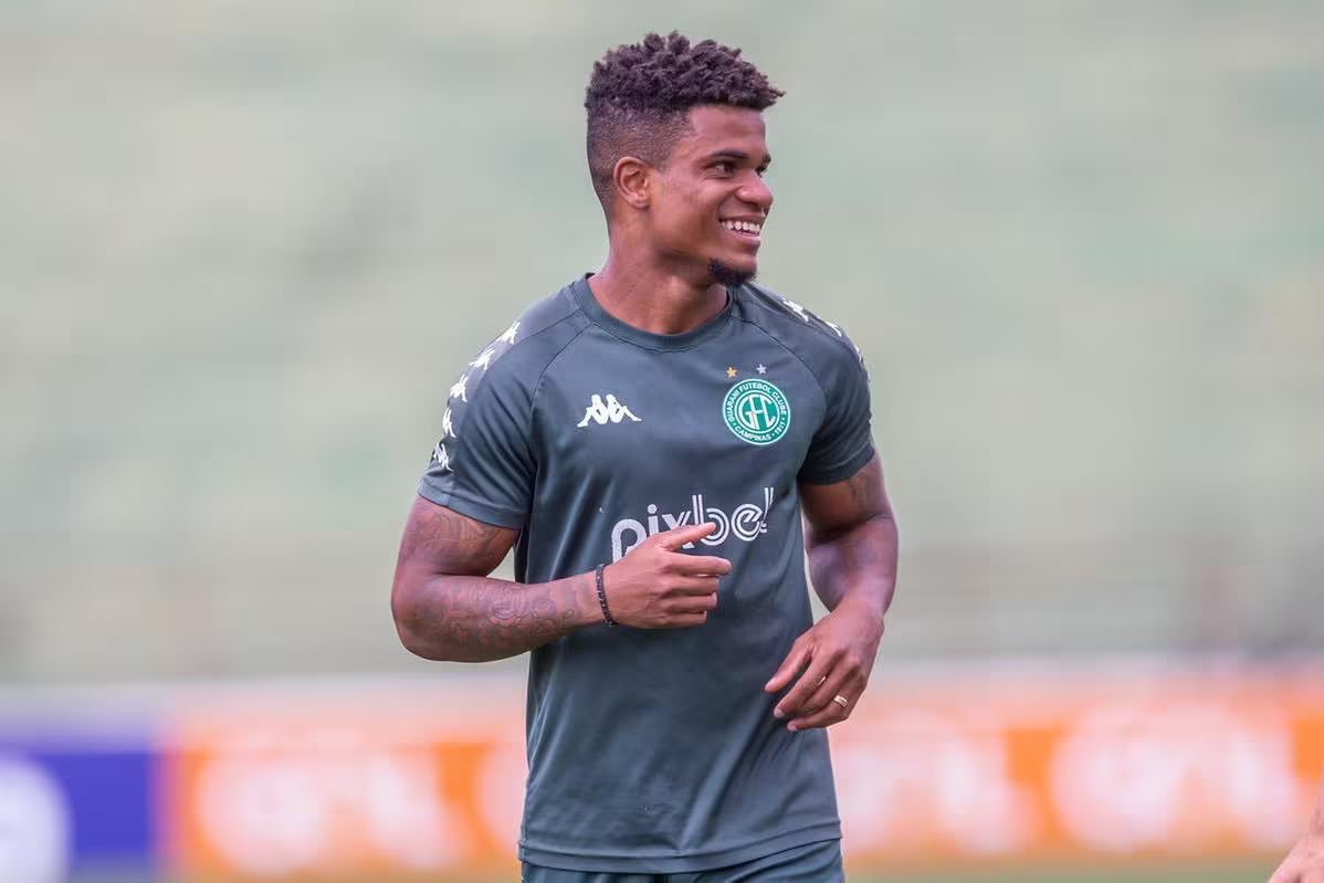 Coritiba briga com Santos e São Paulo por lateral de clube da Série B