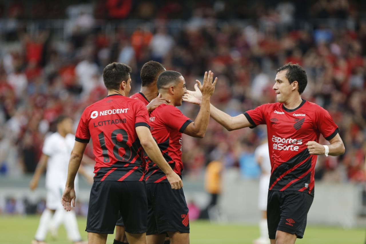 Athletico vence o Maringá e confirma vaga na decisão contra o Cascavel