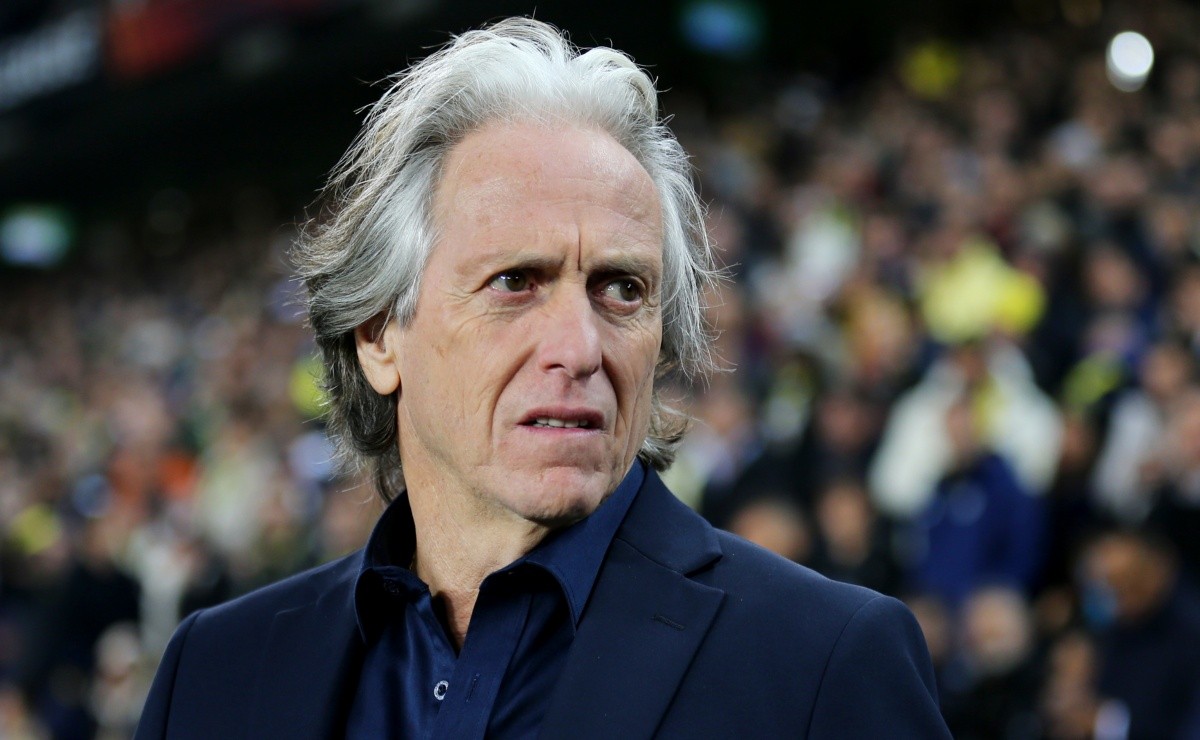 Jorge Jesus se coloca à disposição da seleção e não descarta Flamengo