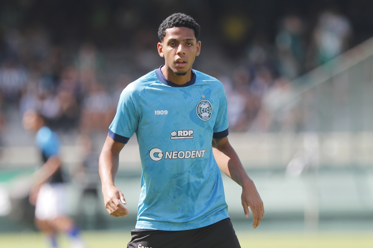 Coritiba tem trio de desfalques e novidade na zaga contra Azuriz; veja relacionados