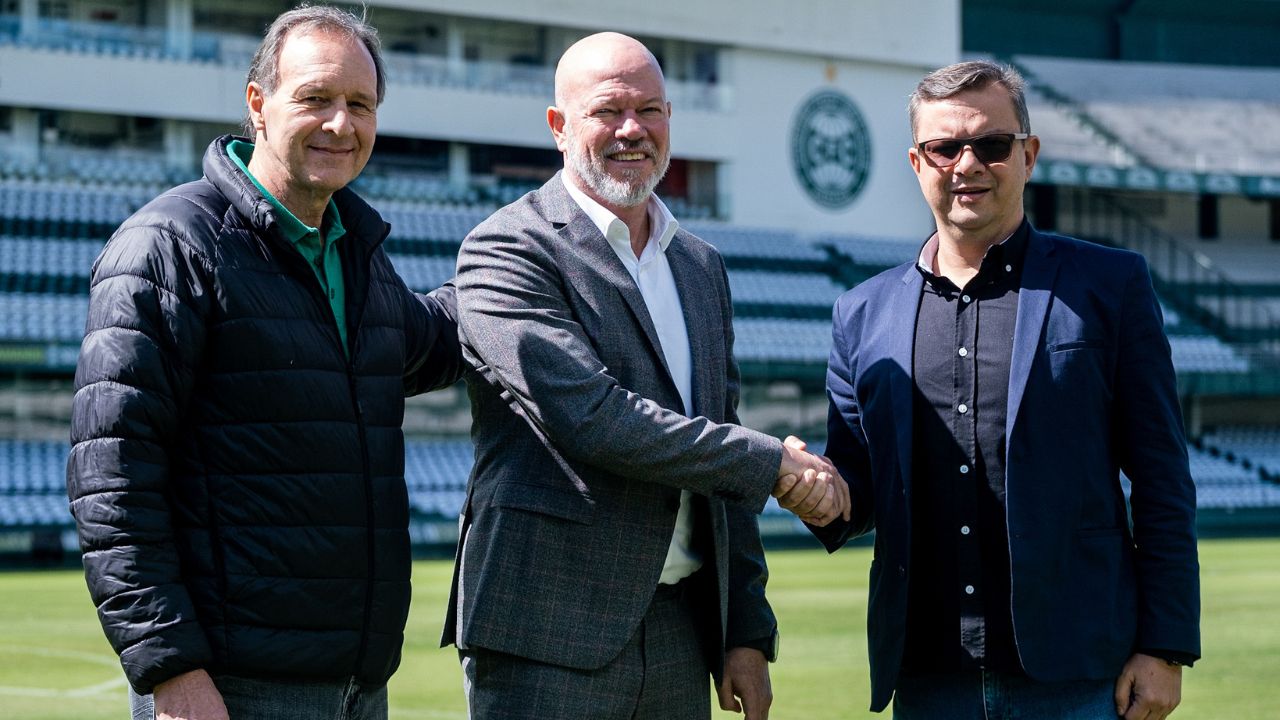 Zago é oficializado no Coritiba; veja a repercussão da contratação