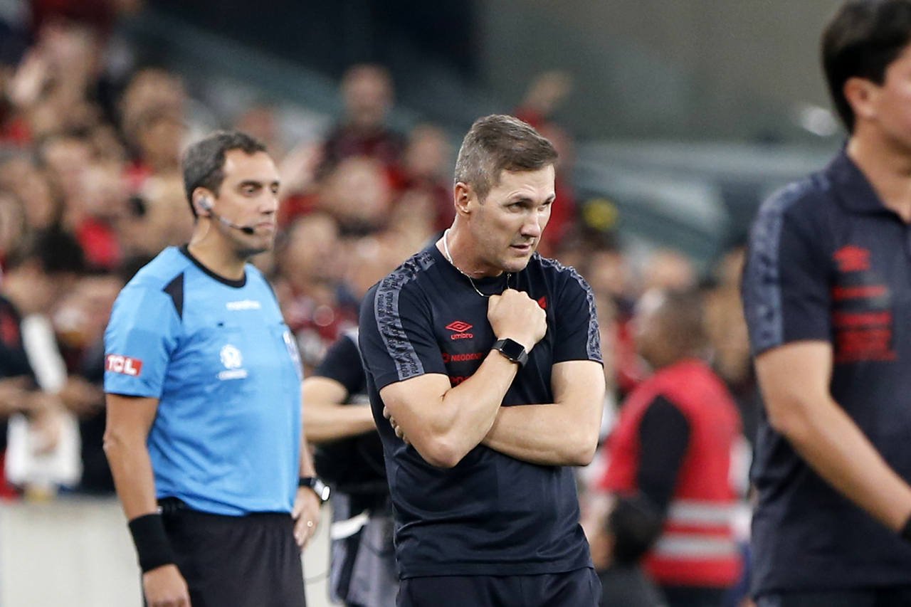 O único risco do Athletico contra o CRB é Turra