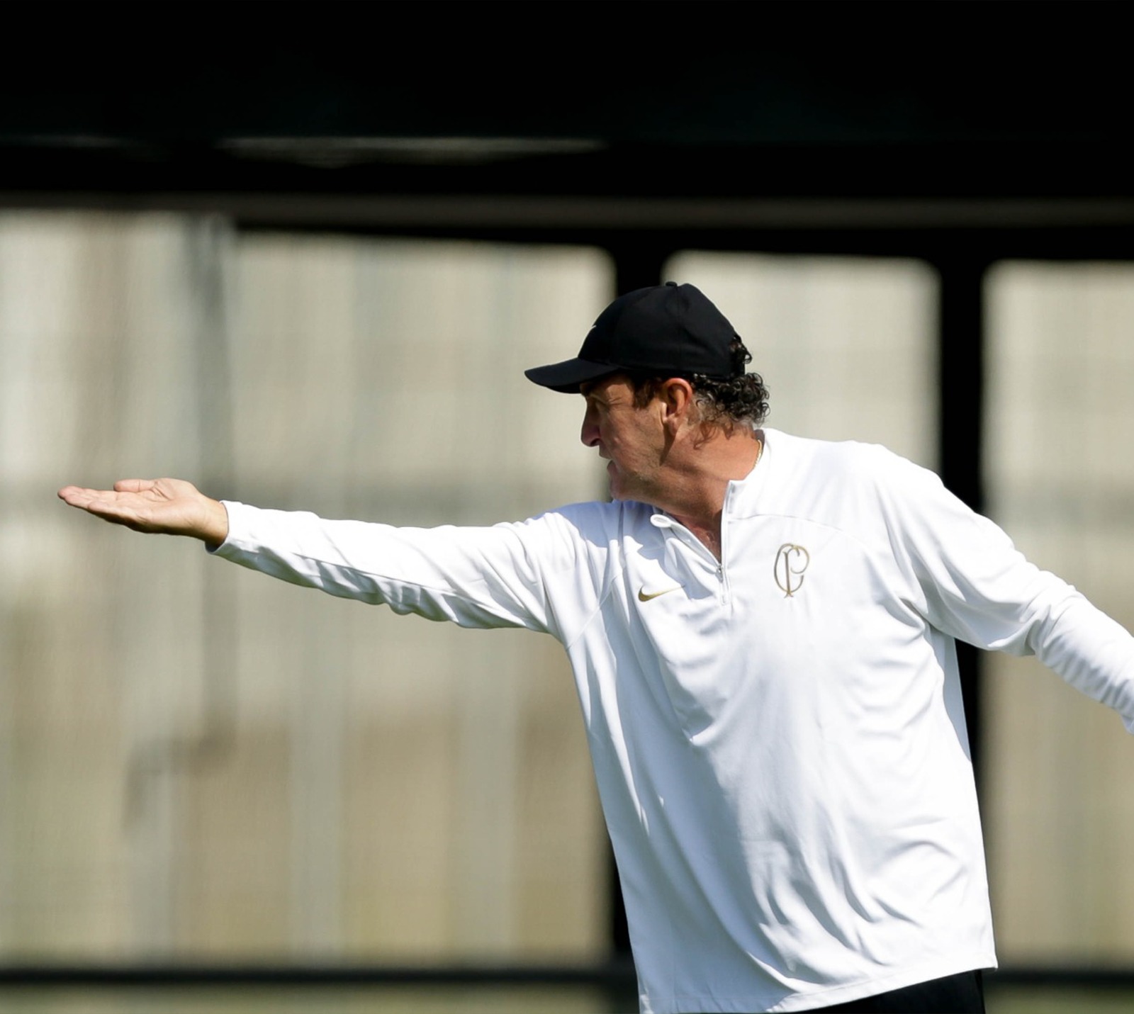 Cuca cessa manifestações públicas sobre caso de estupro e diz estar focado no Corinthians