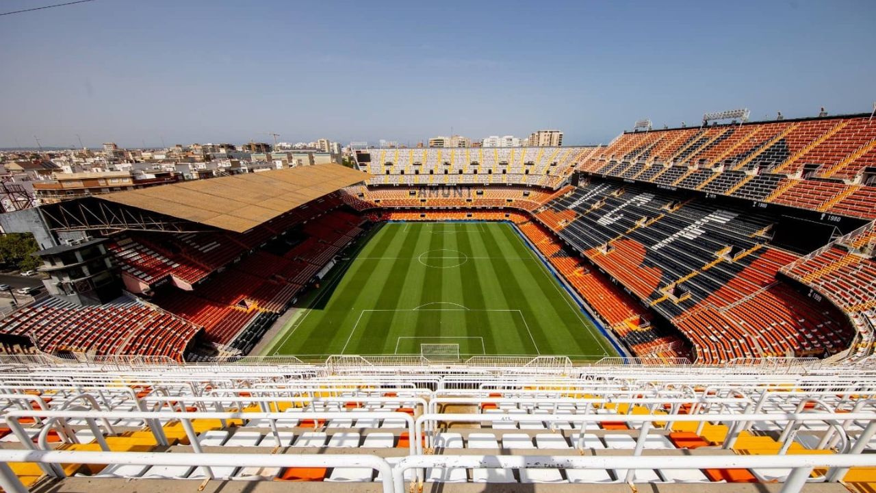Federação espanhola pune Valencia com fechamento de setor de estádio por 5 jogos