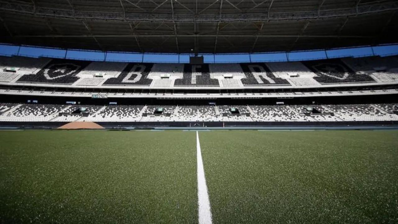 Athletico encara o mais novo gramado sintético do Brasil no Nilton Santos