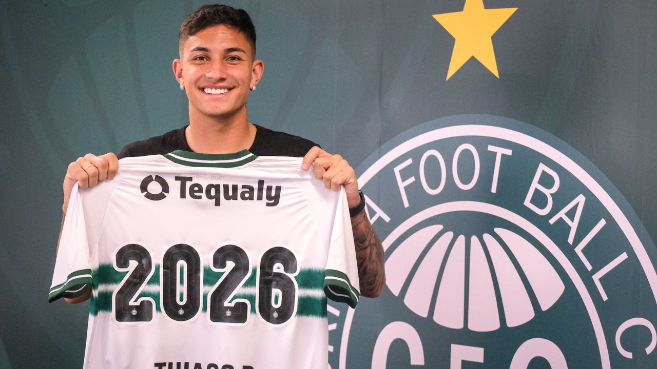 Com multa milionária, Coritiba renova o contrato de prata da casa