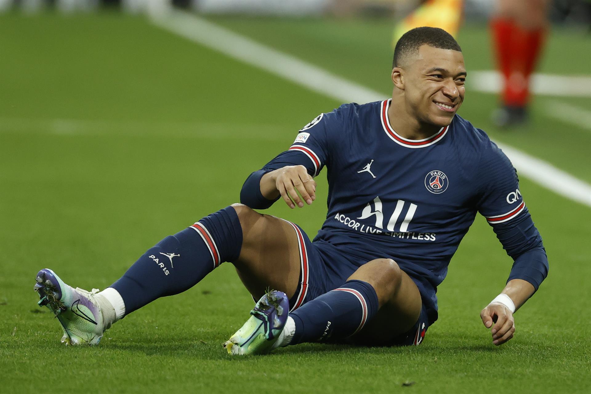 Mbappé pode receber bônus de mais de R$ 208 milhões do PSG mesmo se for vendido