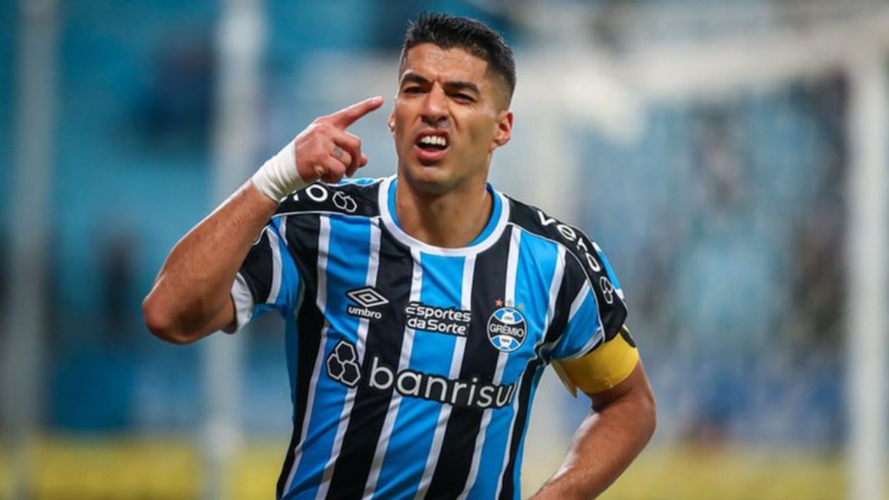  Suárez assina contrato com o Inter Miami por duas temporadas, diz jornal 