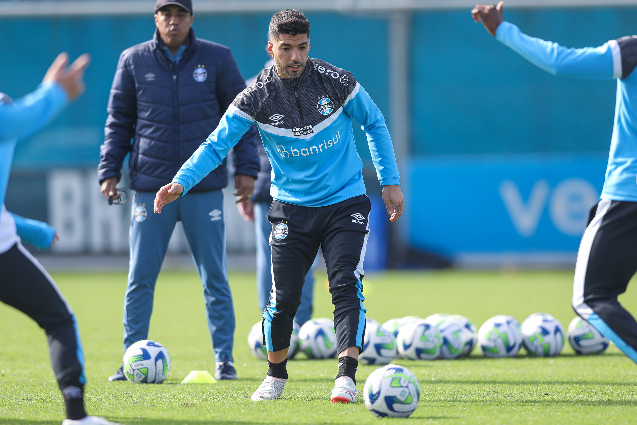 Suárez explica pedido de rescisão e não confirma futuro