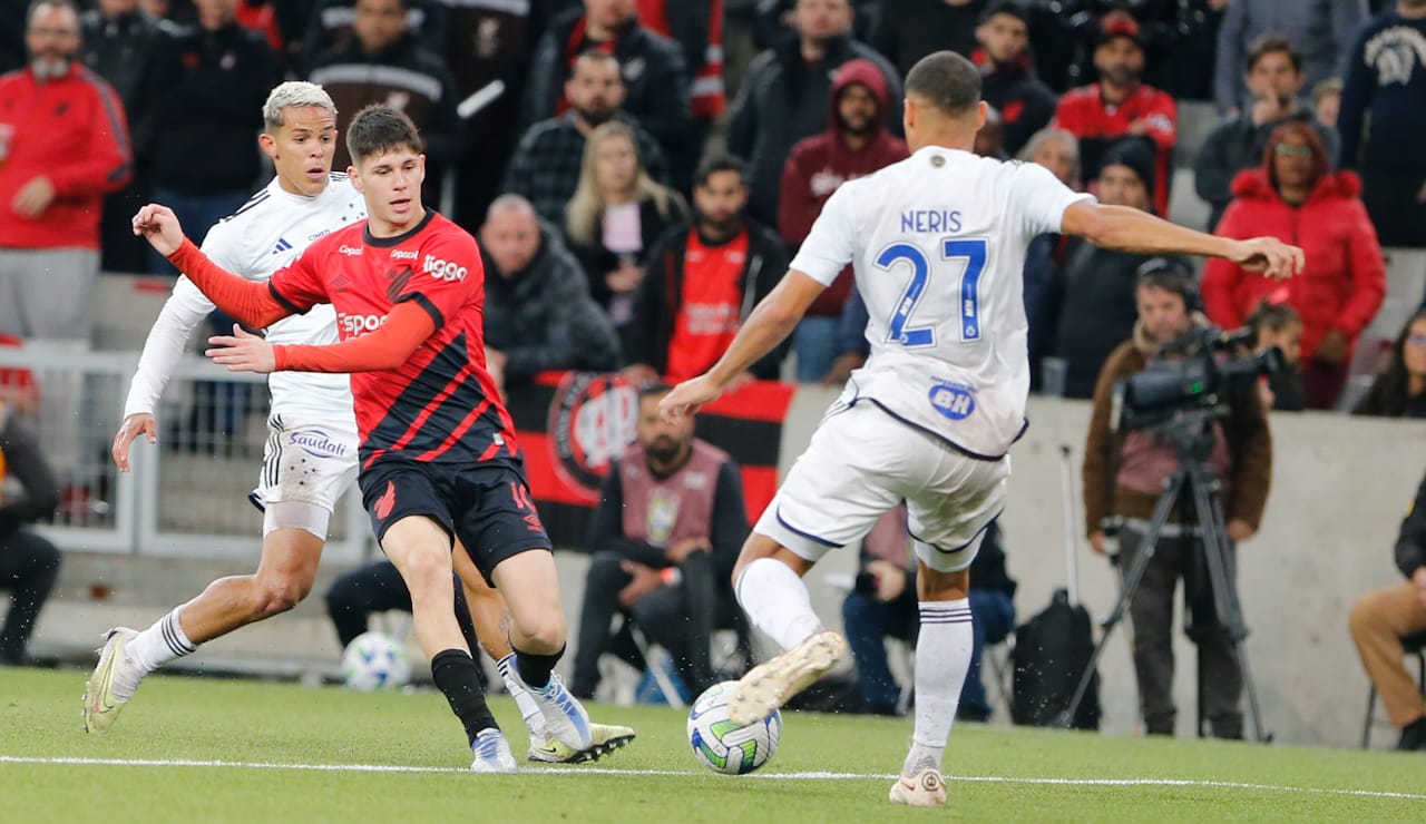 Reforço mais caro da temporada, Zapelli estreia pelo Athletico
