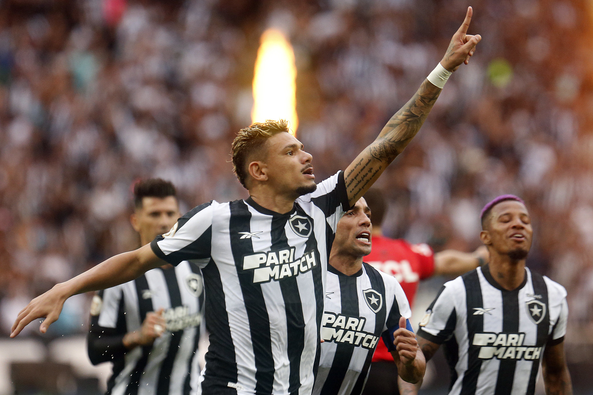 Coritiba é goleado pelo Botafogo e sai na bronca com a arbitragem
