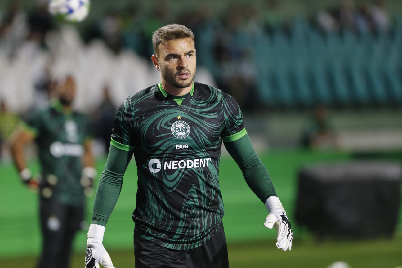 Goleiro Gabriel sofre lesão e inicia tratamento no Coritiba