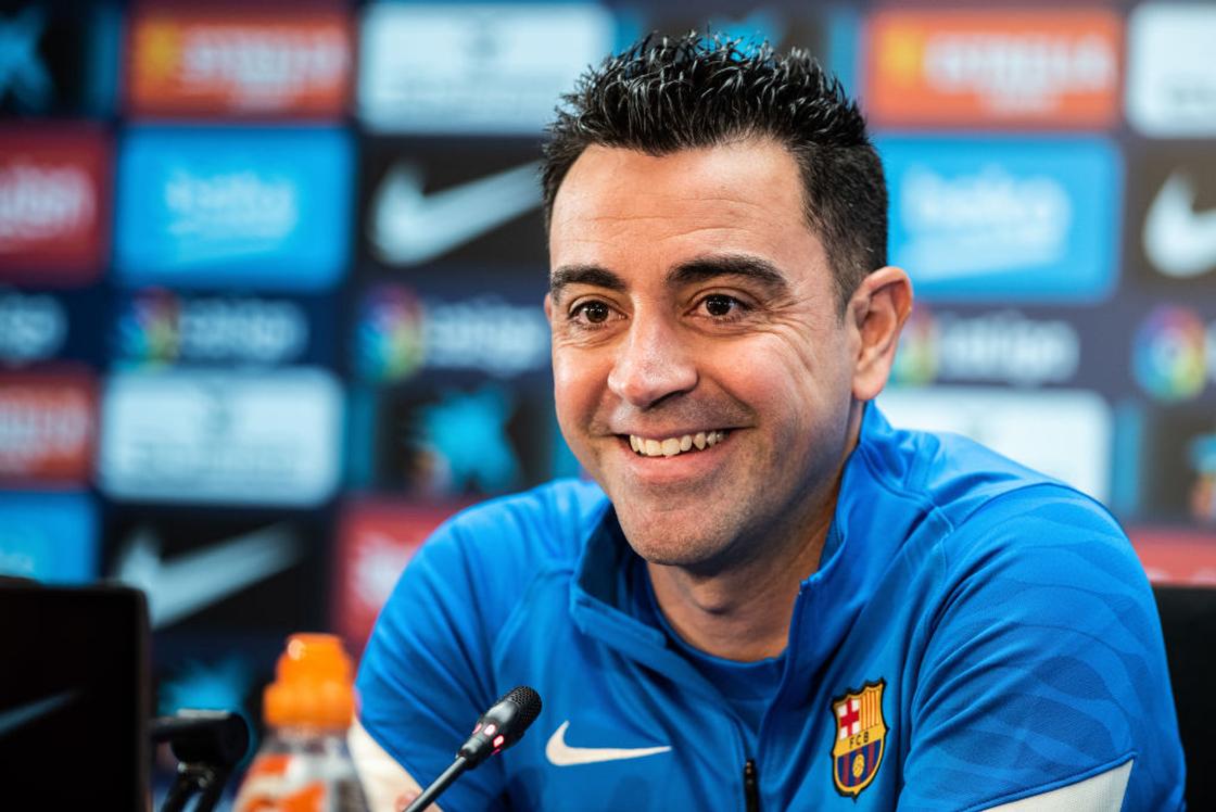 Barcelona anuncia a renovação de contrato com  o técnico Xavi Hernández