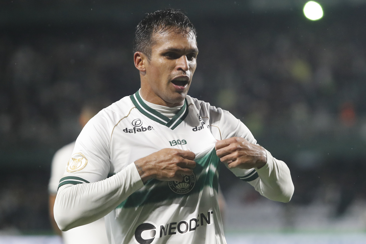 Sem artilheiro da temporada, Coritiba terá mudanças no ataque; veja opções